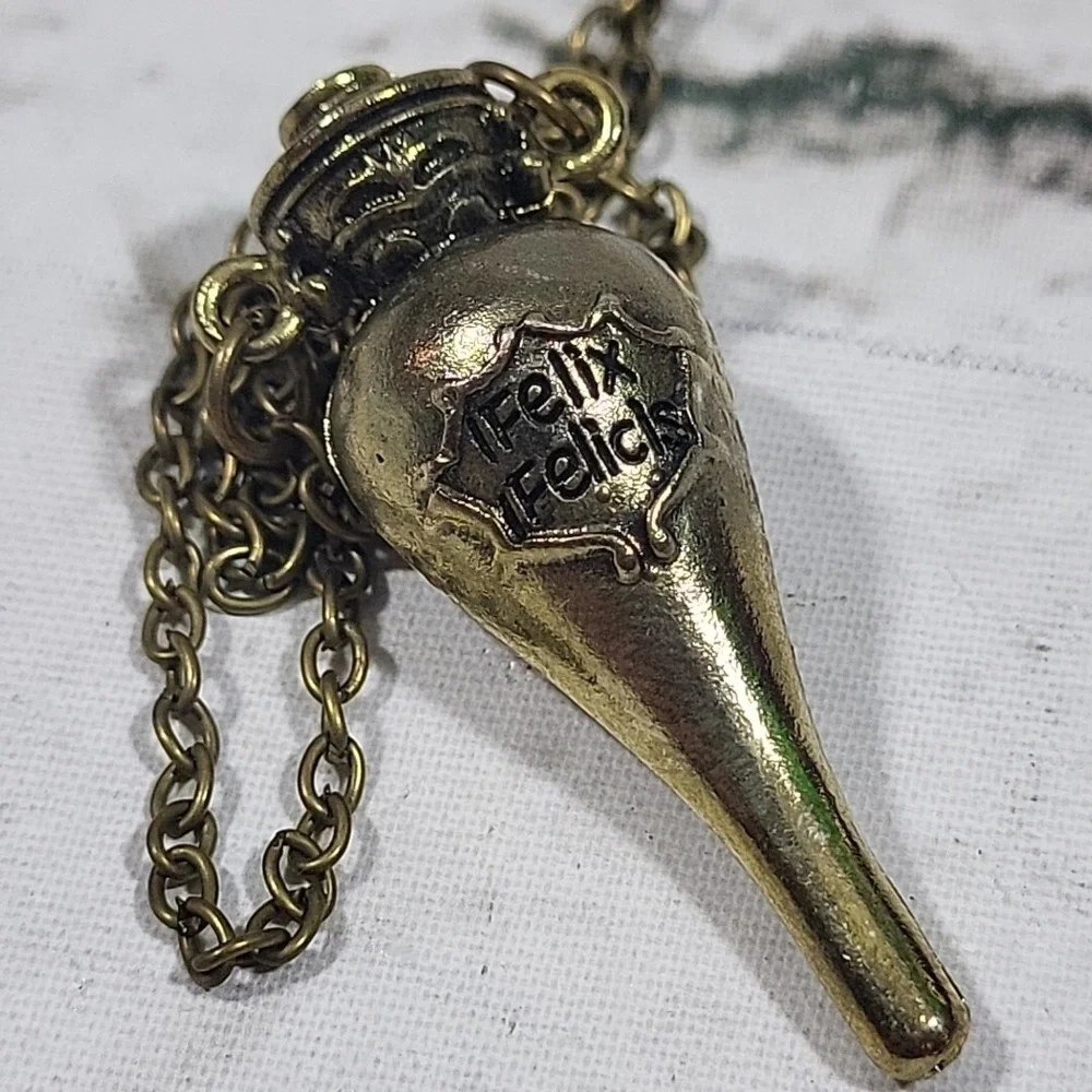 Harry Potter‎ Felix Felicis Luck elixir Hogwarts Limited Bottled Charm Pendant